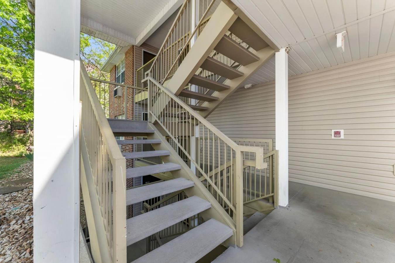 Penthouse Thousand Hills Golf Front Condo With Pool Close To 76 And Sleeps 8 Branson Eksteriør bilde