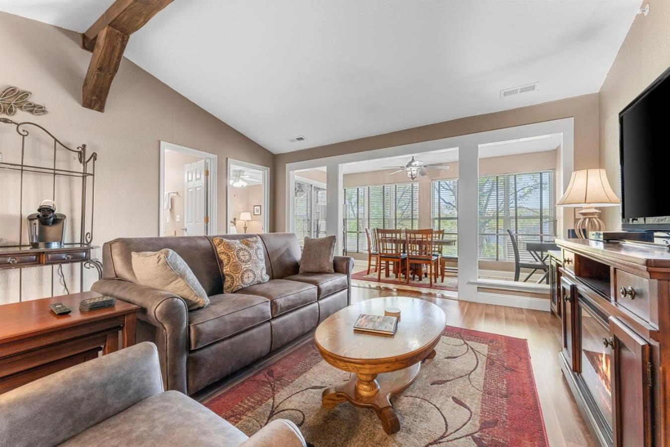 Penthouse Thousand Hills Golf Front Condo With Pool Close To 76 And Sleeps 8 Branson Eksteriør bilde