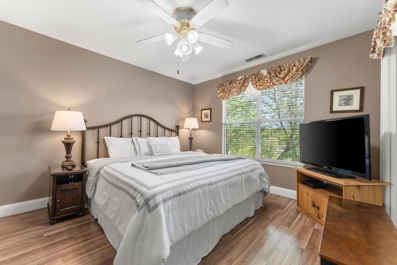 Penthouse Thousand Hills Golf Front Condo With Pool Close To 76 And Sleeps 8 Branson Eksteriør bilde