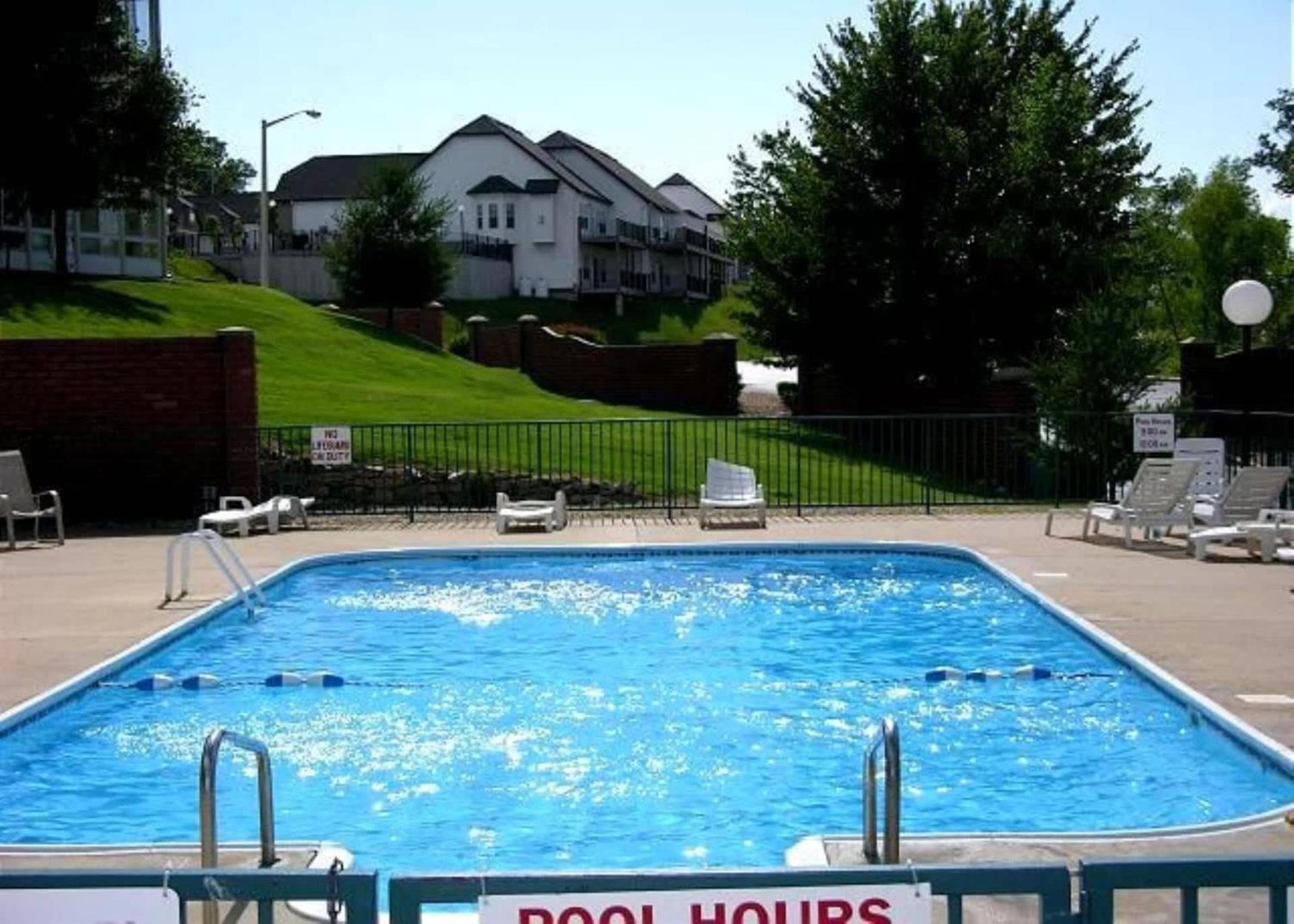 Penthouse Thousand Hills Golf Front Condo With Pool Close To 76 And Sleeps 8 Branson Eksteriør bilde